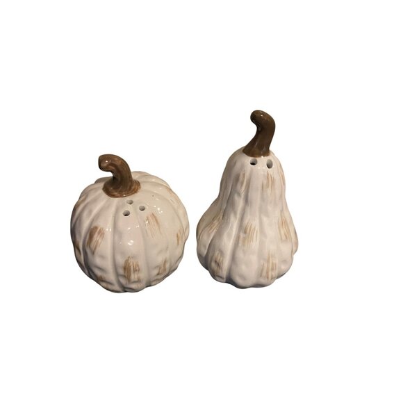 Pumpkin Shaped Ceramic Salt & Pepper Shakers Set Retired Fruit Shakers - Picture 3 of 10